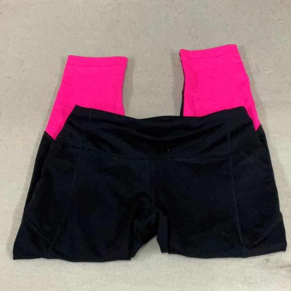EUC Woman’s Reflex capri leggings
